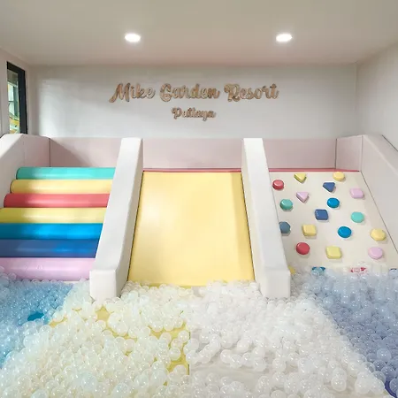 Mike Garden - Sha Extar 4*