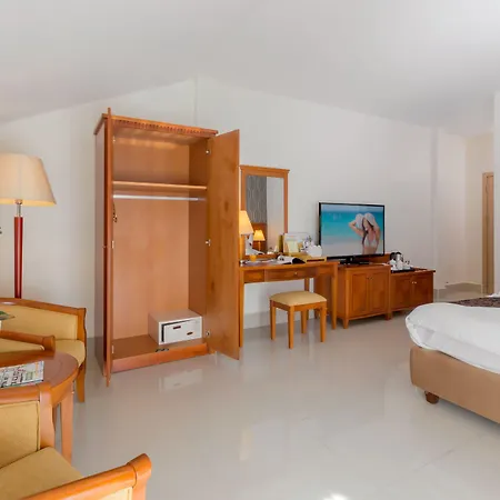 The Golden Boutique And 3* Pattaya