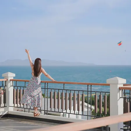 Welcome World Beachfront 4* Pattaya