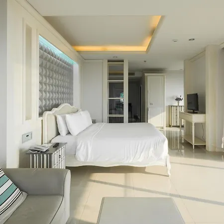 โรงแรม Welcome World Beachfront Pattaya