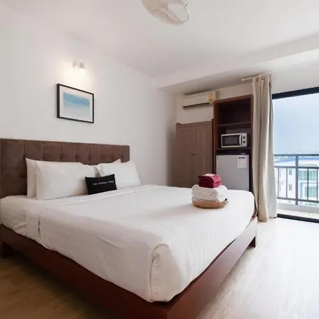 The Corner Hotel 3*