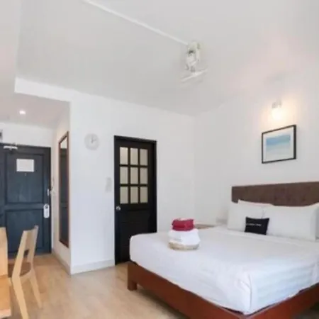 The Corner 3*