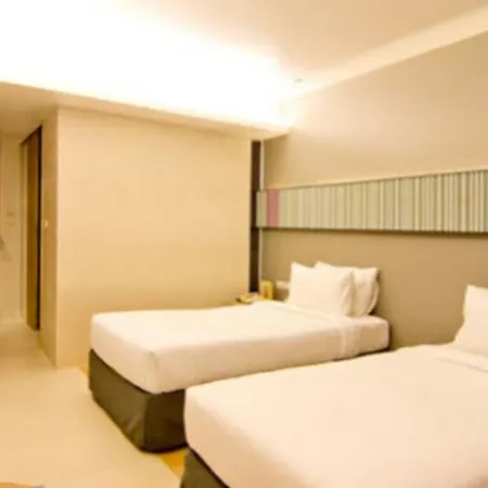 Hotel The Sun Xclusive