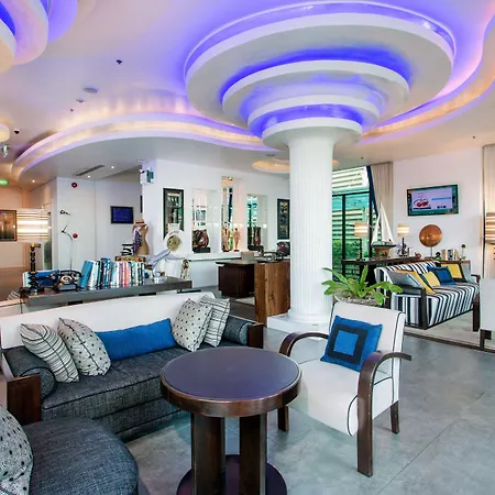 โรงแรม Wave