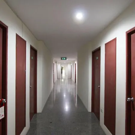 Hotel 18 Coins Budget