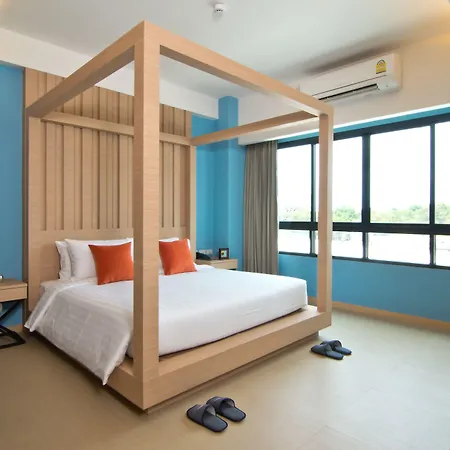 โรงแรม J