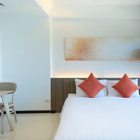 โรงแรม J 4*
