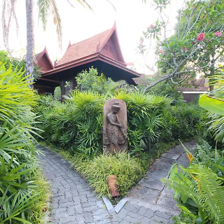 Sugar Hut & Restaurant 3*