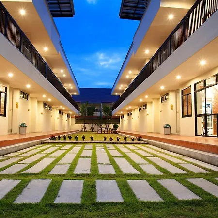 Hotel Yellow Moon
