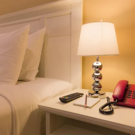 Zing & Hotel 3*