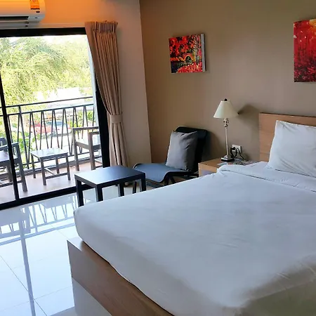 Hotel T5 3*