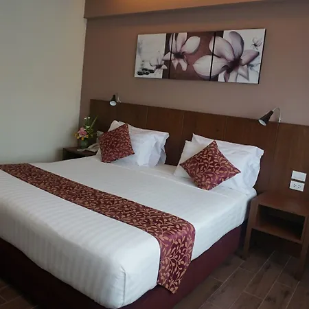 The One Bay Breeze 3*