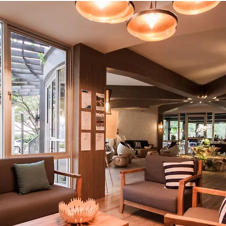 The Leela & โรงแรม 4*