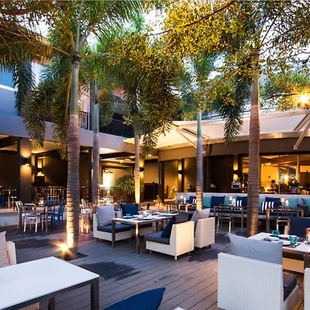 โรงแรม The Leela &