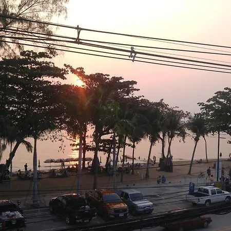 Hotel Jomtien Boathouse 3*