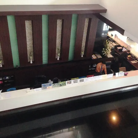 โรงแรม August