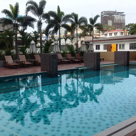 โรงแรม August 3*