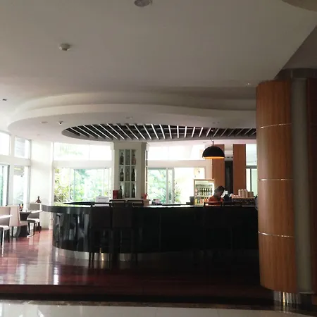 August โรงแรม 3*