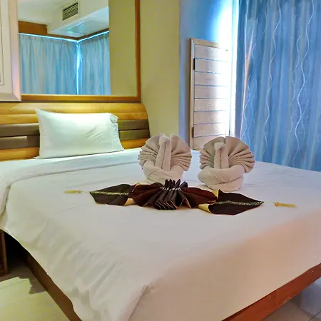 Oyo 143 Dday Resotel Hotel 4*