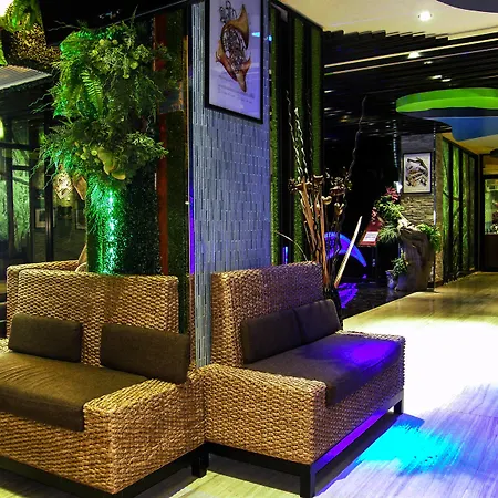 Oyo 143 Dday Resotel Hotel 4*