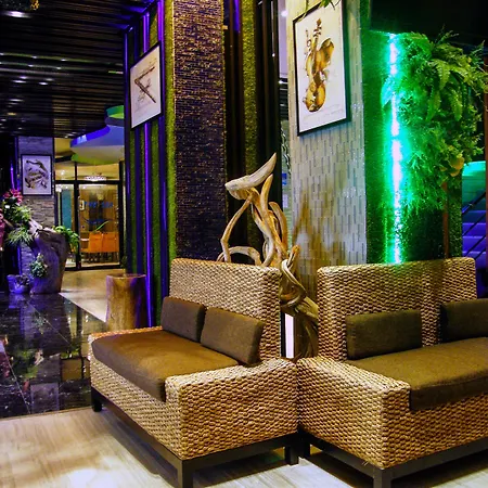 Hotel Oyo 143 Dday Resotel