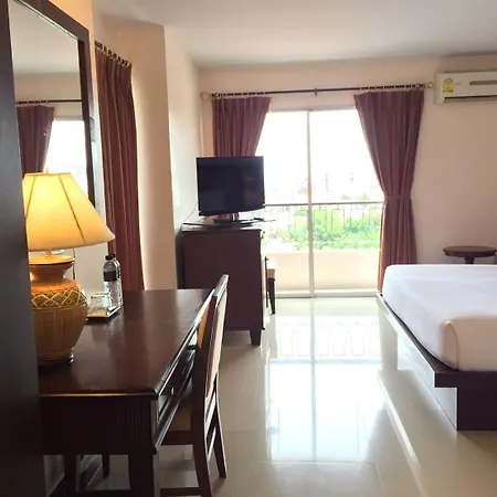 โรงแรม นริส อาร์ท โฮเทล 3*