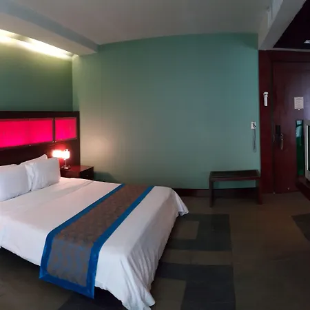 โรงแรม Long Garden & Pavilions
