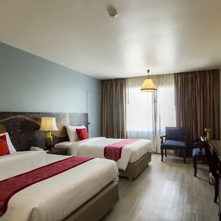 โรงแรม Empress 3*