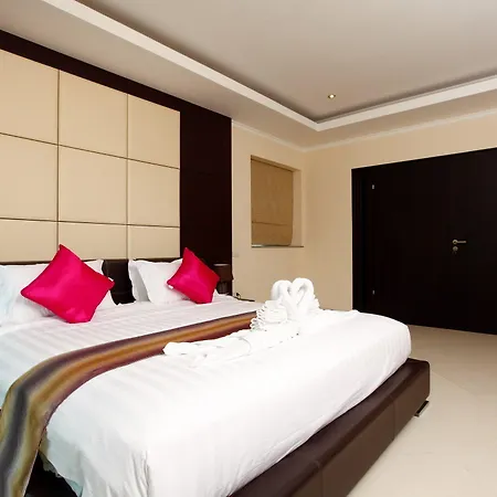 Villa Hidden Palm Pool Pattaya