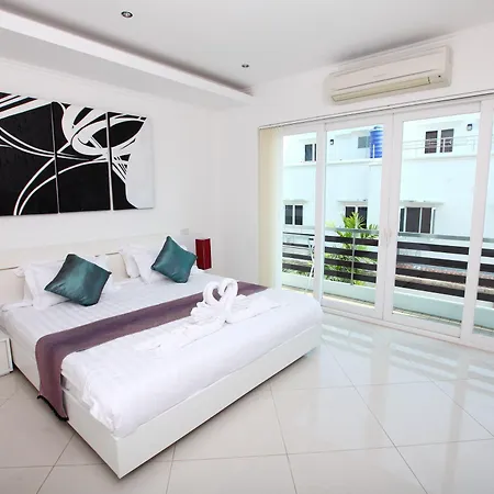 Villa Hidden Palm Pool Pattaya