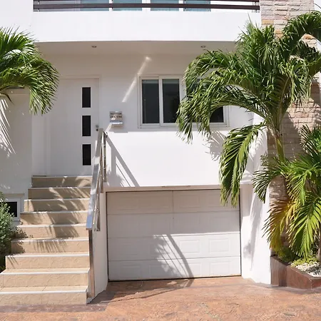 Hidden Palm Pool
