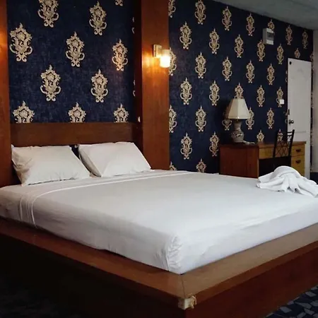 Green Beach Pattaya โรงแรม 2*
