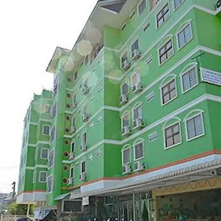 Green Beach Pattaya โรงแรม 2*