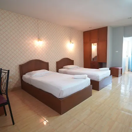 Green Beach Pattaya โรงแรม 2*
