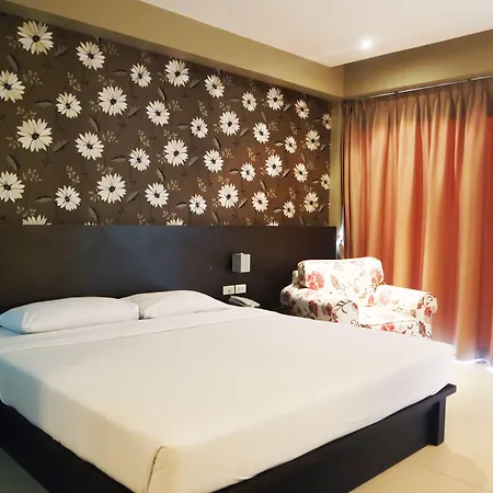 Welcome Plaza Hotel 3*