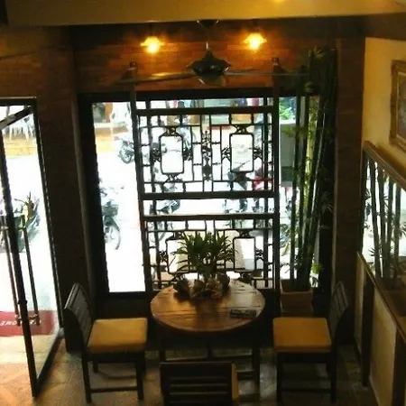 The Red Balcony โรงแรม Pattaya