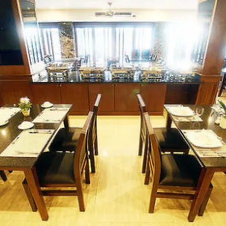 โรงแรม Honey 3*