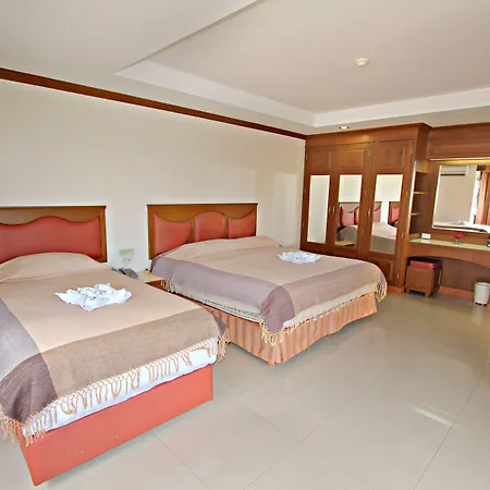 Lek Hotel