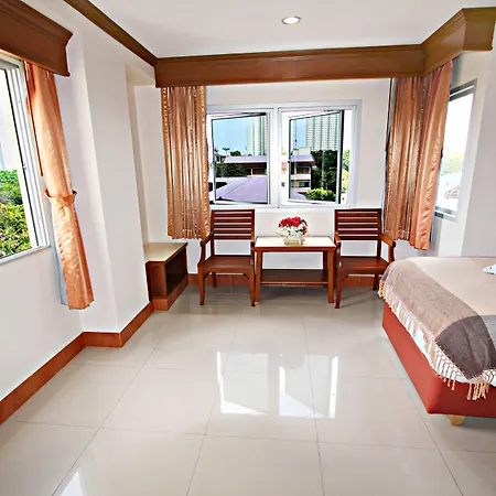 Hotel Lek 3*
