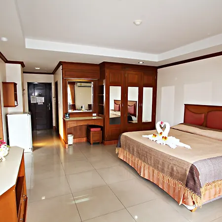 Lek Hotel 3*