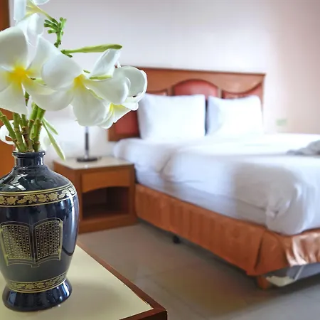 Lek Hotel Pattaya