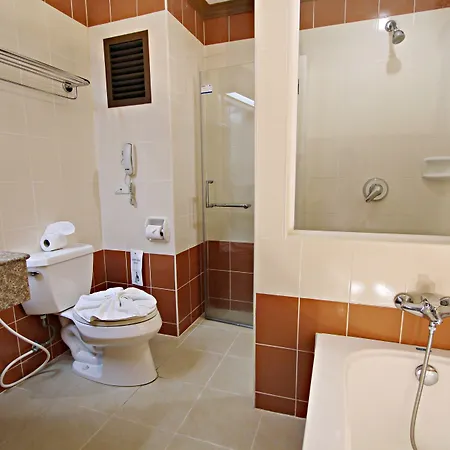 Lek Hotel
