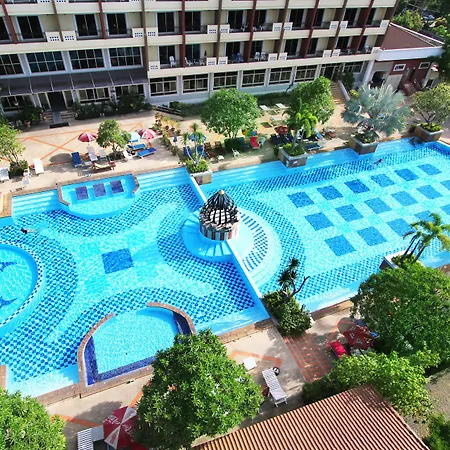 Lek Hotel