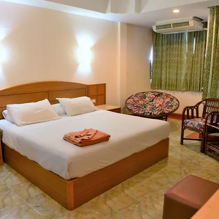 P72 โรงแรม 2*