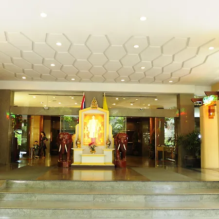 โรงแรม โกลเด้นบีชโฮเทล พัทยา 4*