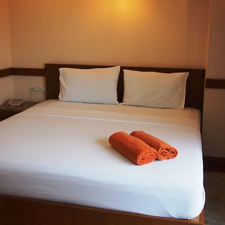 โรงแรม Navin Mansion 3 3*