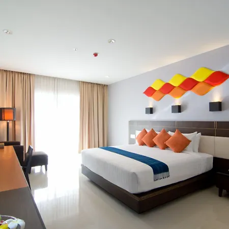 Welcome World Beachfront 4* Pattaya