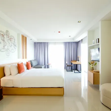 Welcome World Beachfront 4* Pattaya