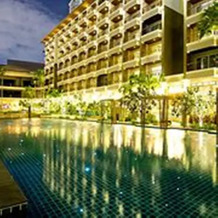 โรงแรม Welcome World Beachfront 4*