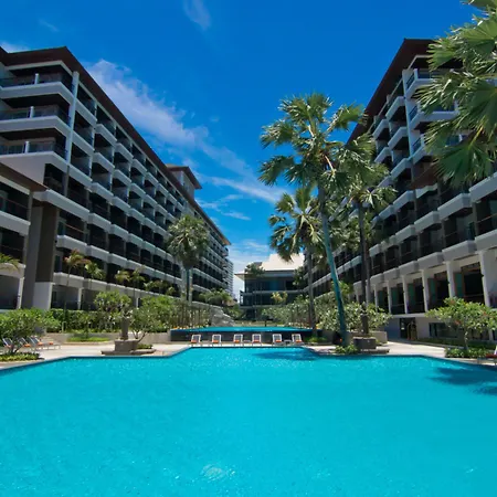 Welcome World Beachfront 4* Pattaya